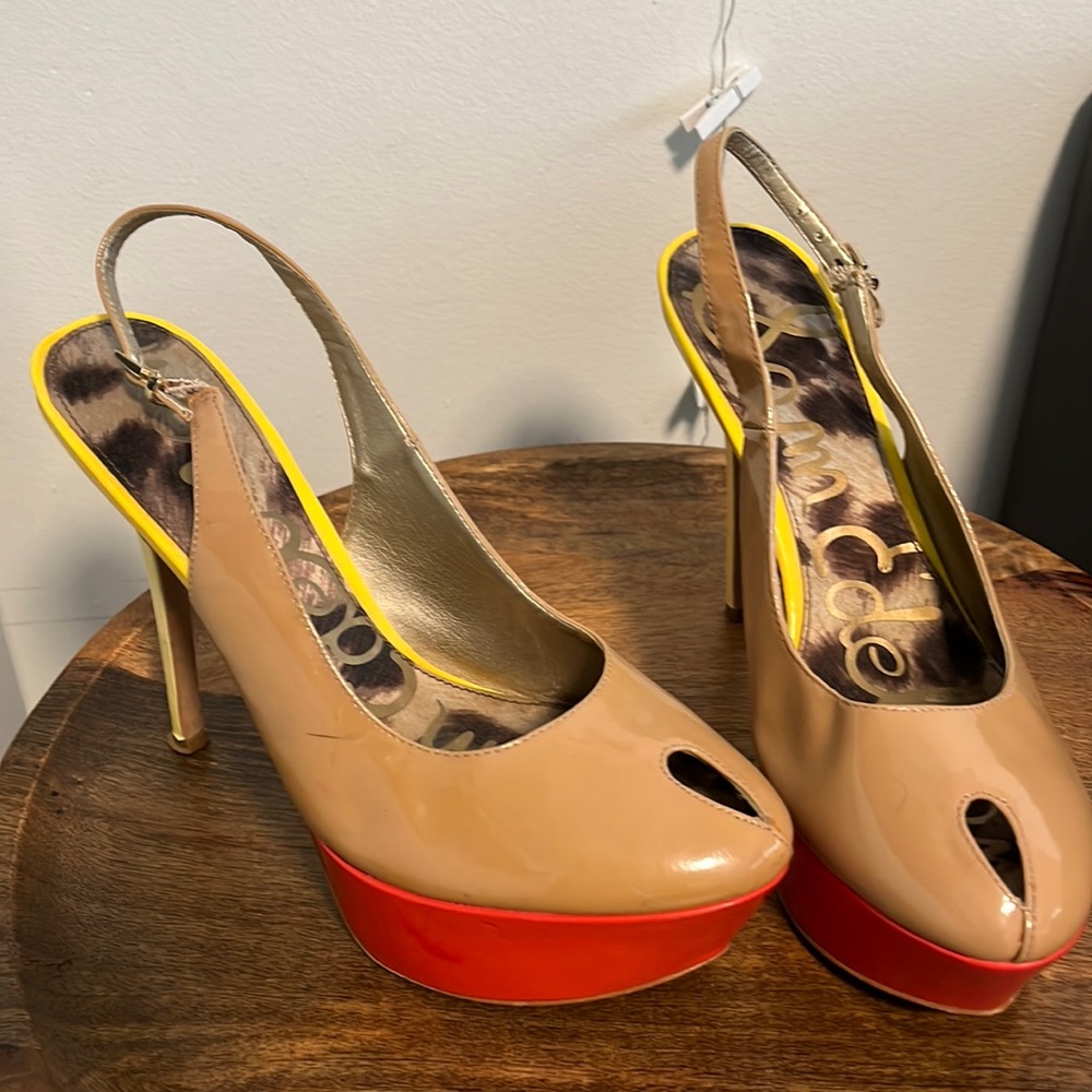 Three tones shoes